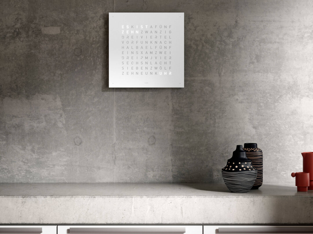 Horloge Earth 45 Cadre Blanc &#8211; Qlocktwo